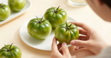 The Simple Fall Trick That Ripens The Last Green Tomatoes, Fast